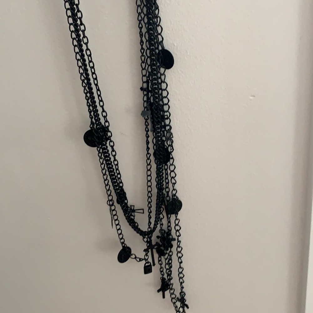 Multiple black necklace - Picture 6 of 6